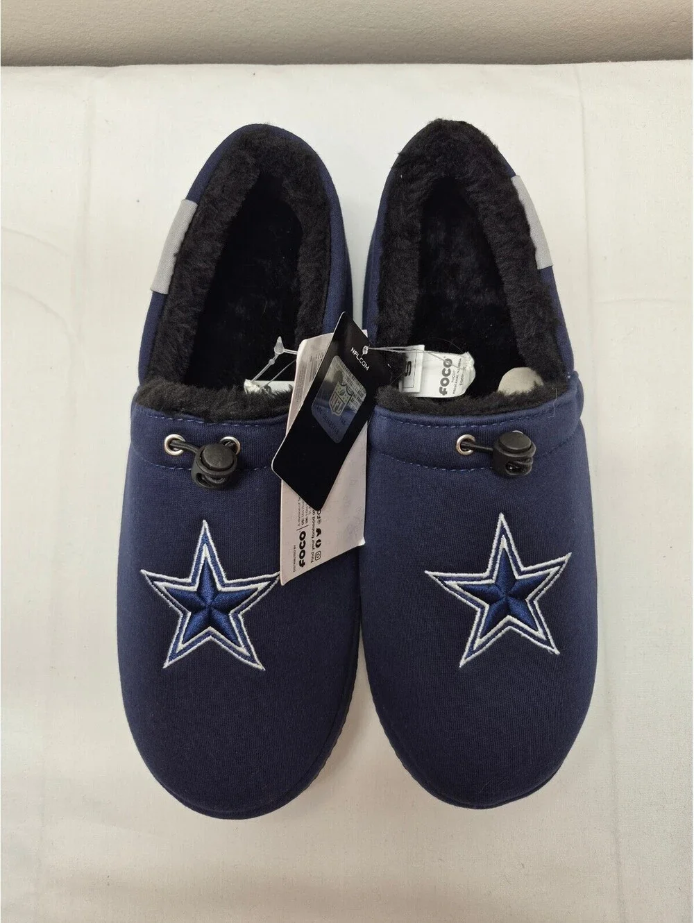 FOCO NFL Dallas Cowboys Men's Slippers with Adjustable Toggle, Size 9-10, B381
